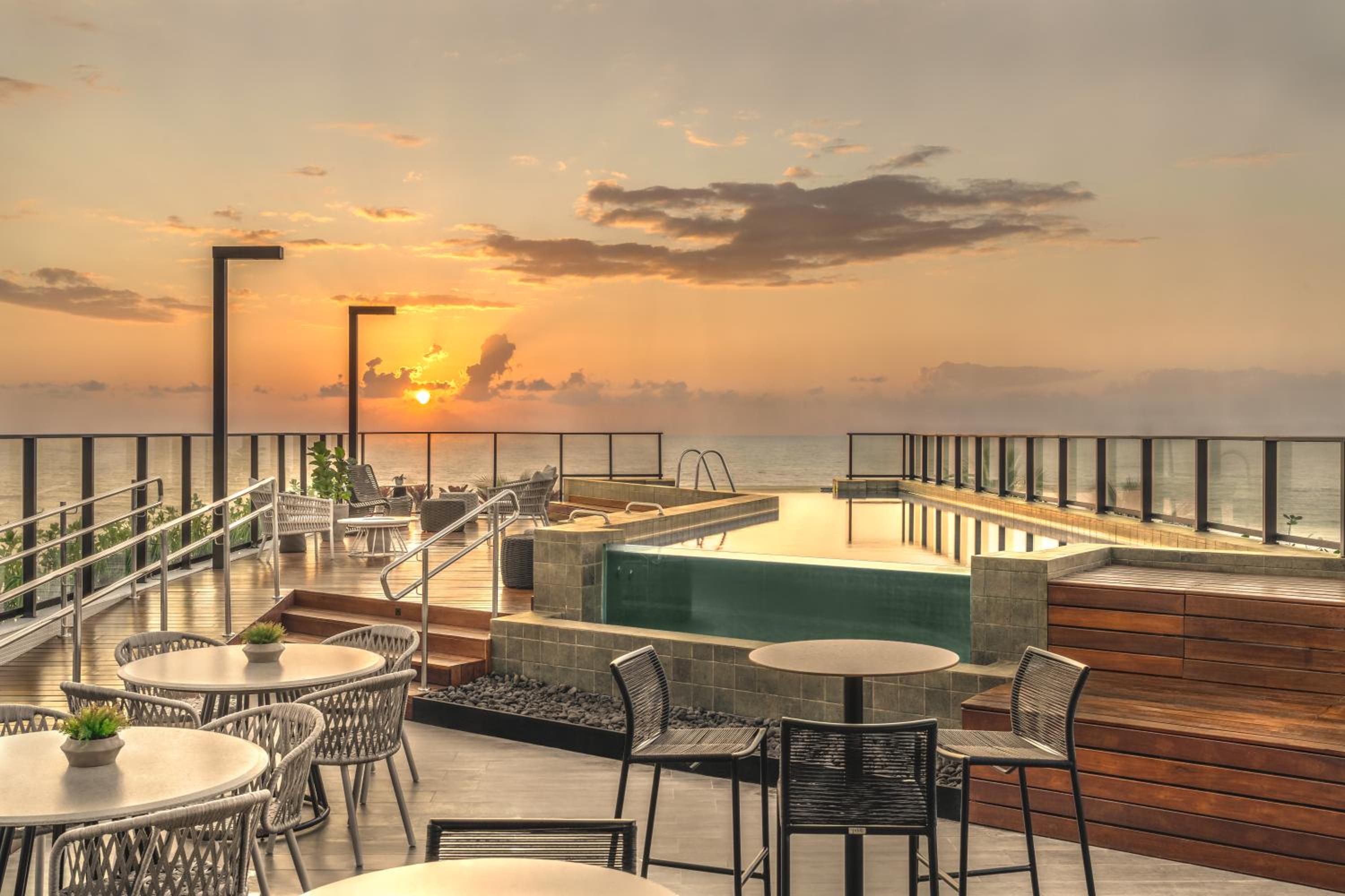 Breeze Residence 509 Prédio beira Mar do Bessa perto do Shopping Conforto e Localização Algodão Flats