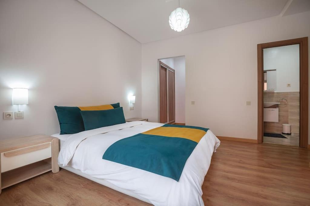 Charming two bedrooms Flat with Pool and Parking view 5