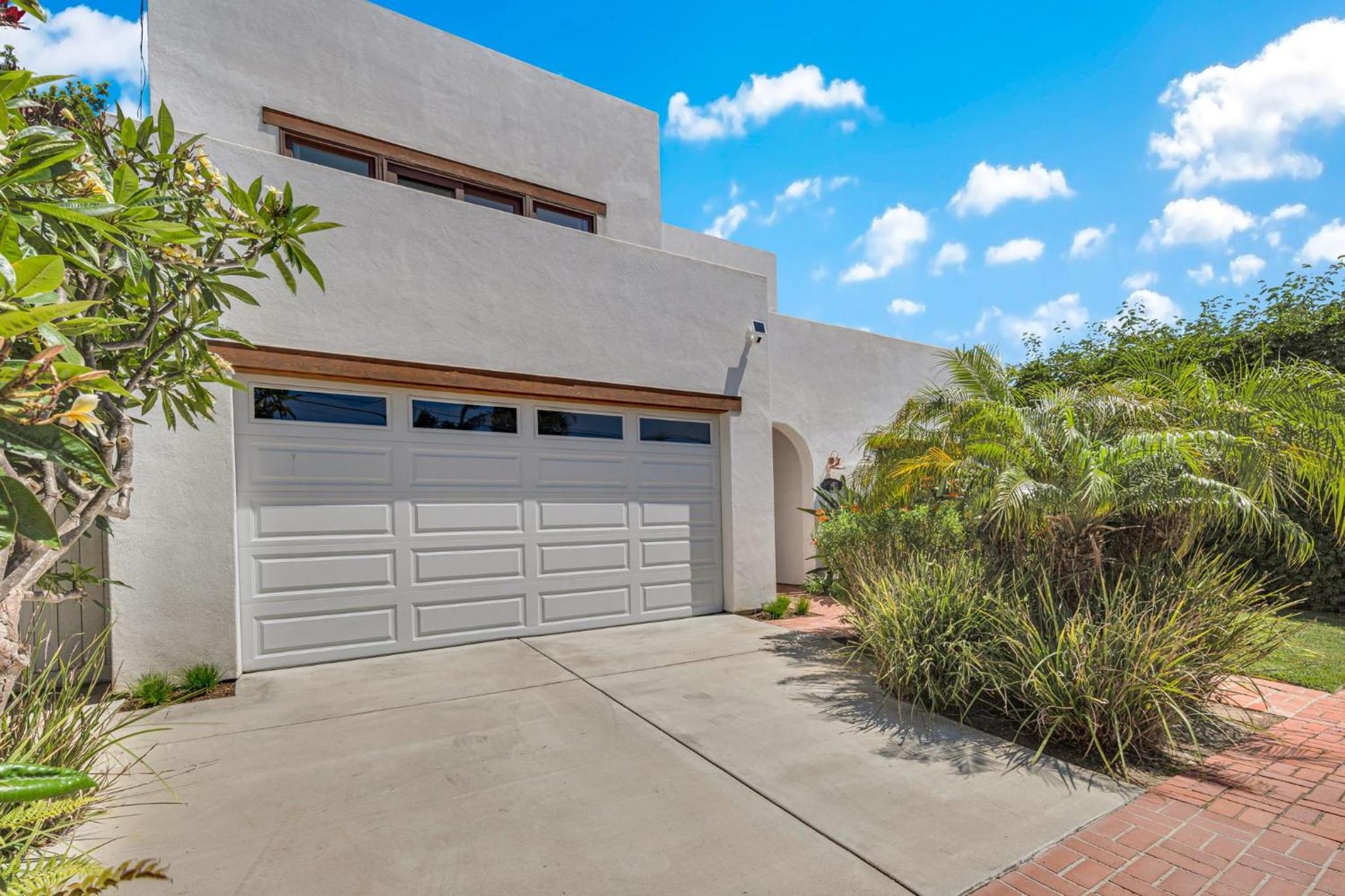 Pacific Views Retreat - Rooftop Deck, Game Room, Fire Pit & Cozy Backyard! view 3