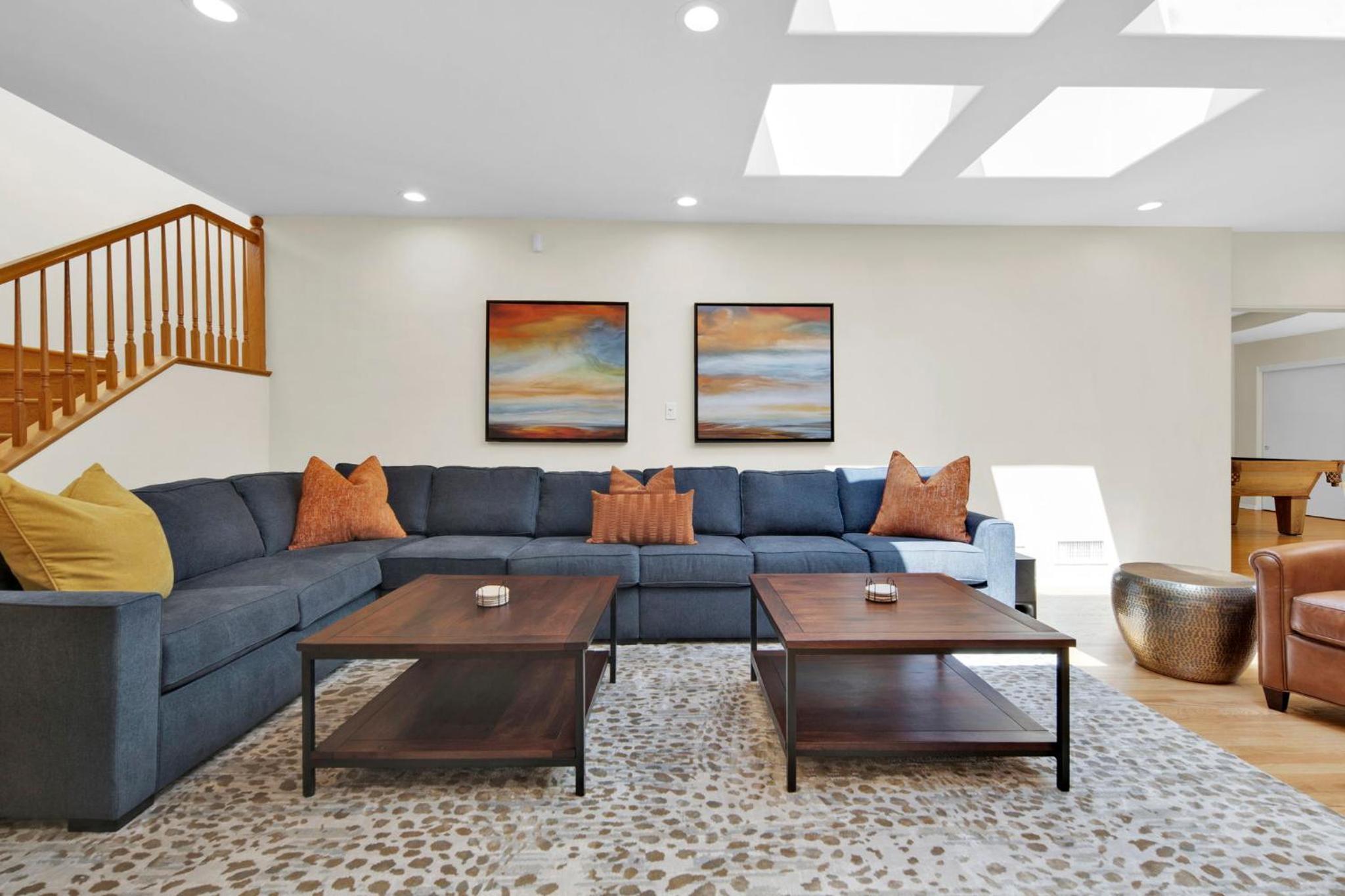 Pacific Views Retreat - Rooftop Deck, Game Room, Fire Pit & Cozy Backyard! view 5
