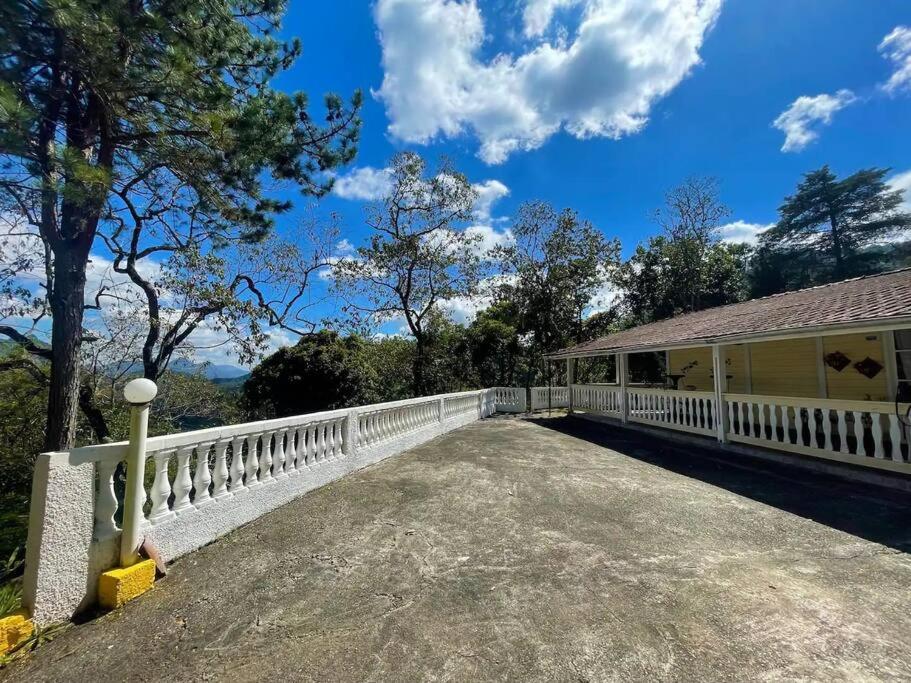 Casa Alto da Colina em Mury