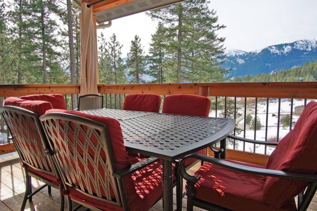 Alpine Lodge - Epic Mountain Views, Hot Tub, 2 Miles to Town view 4