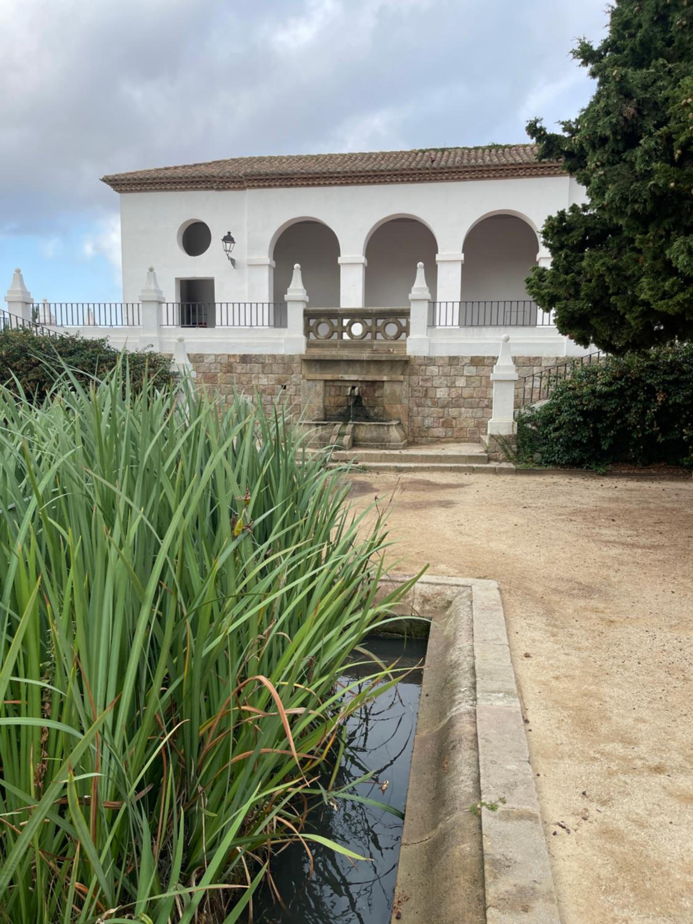 The air suspended apartment