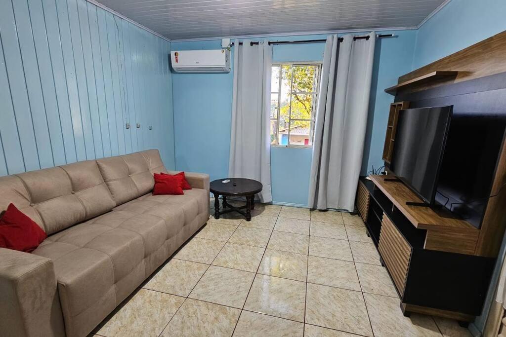Casa Confortável com Fogão a Lenha e Churrasqueira