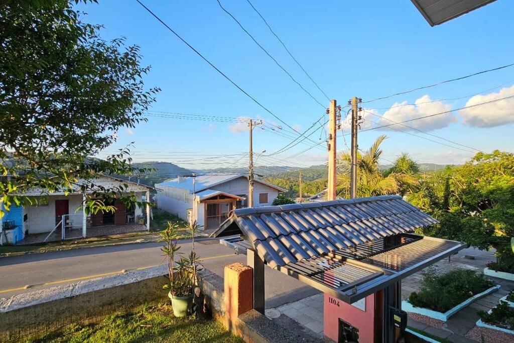 Casa Confortável com Fogão a Lenha e Churrasqueira