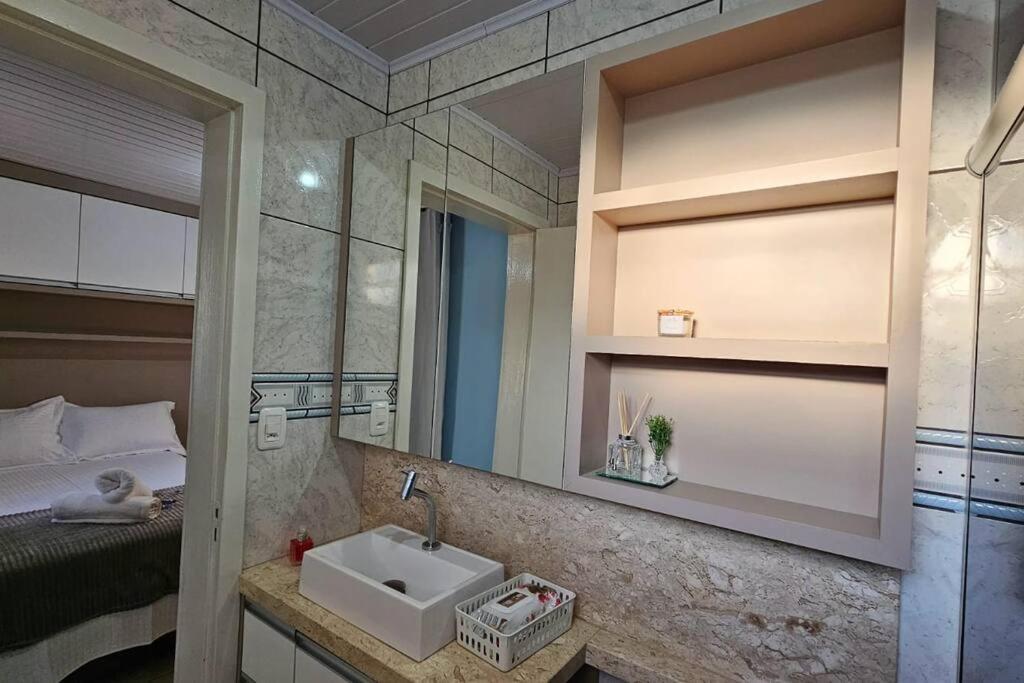 Casa Confortável com Fogão a Lenha e Churrasqueira
