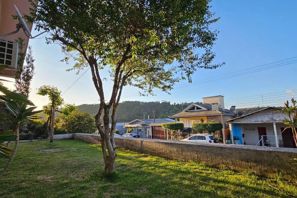 Casa Confortável com Fogão a Lenha e Churrasqueira