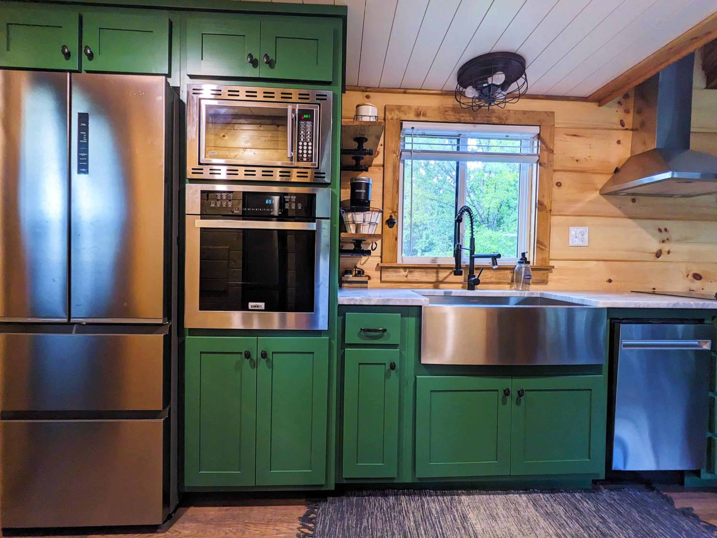 Onyx Owl Cabin - Waterfalls - Trails - Vineyard - Zipline - Golf
