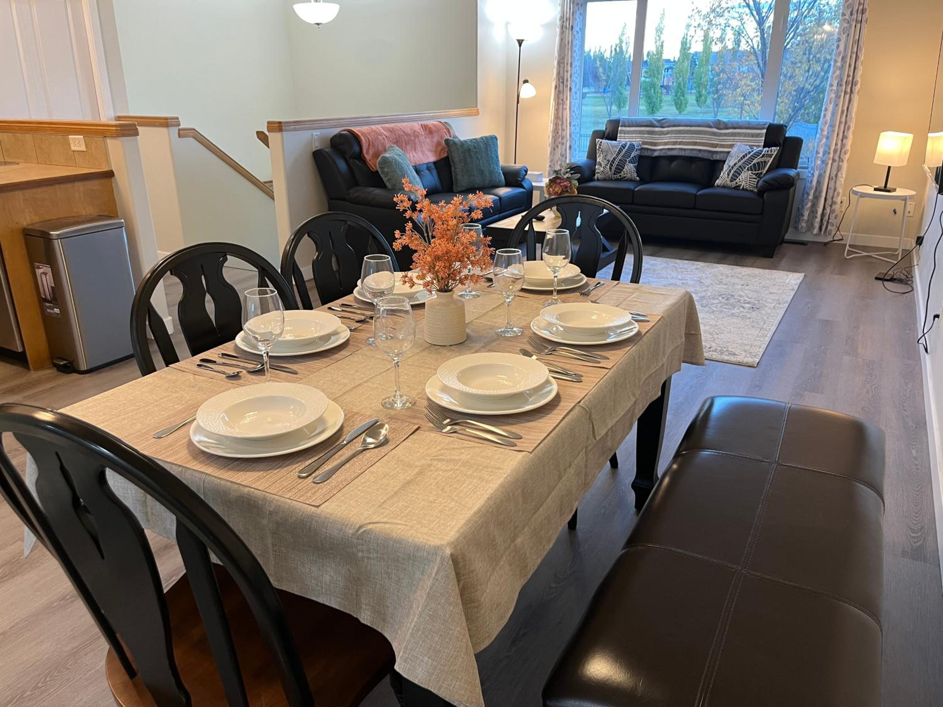 Park View Paradise - Big, Bright, Modern, Fully Stocked