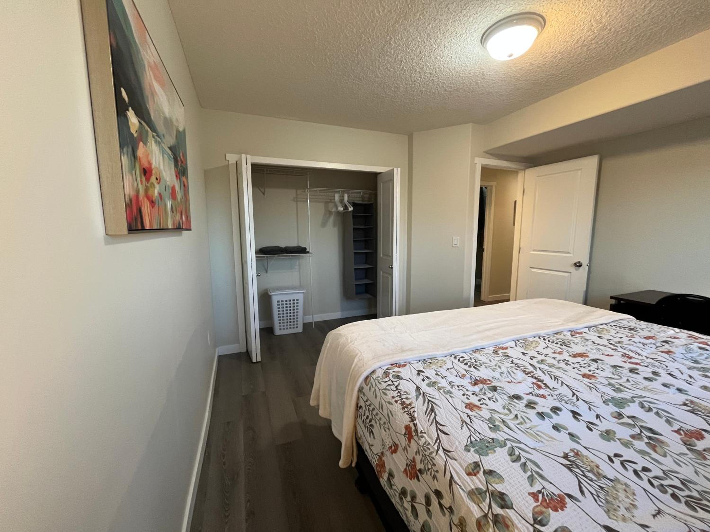 Park View Paradise - Big, Bright, Modern, Fully Stocked