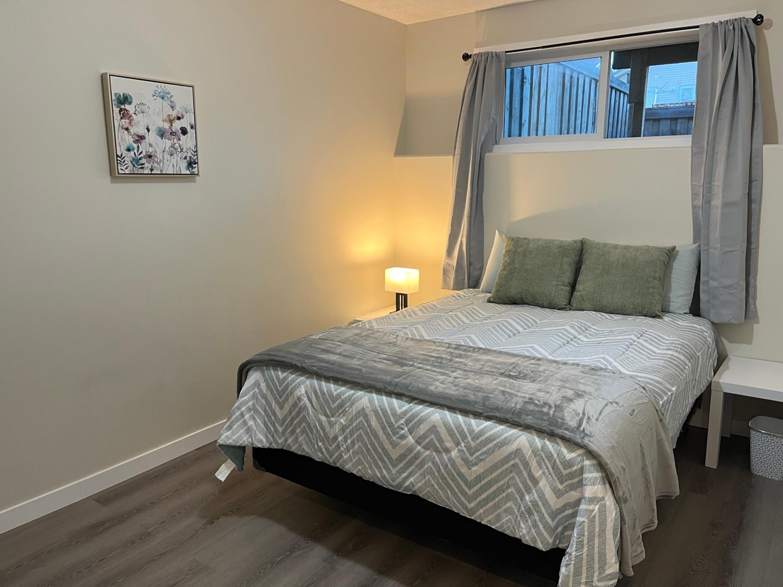 Park View Paradise - Big, Bright, Modern, Fully Stocked