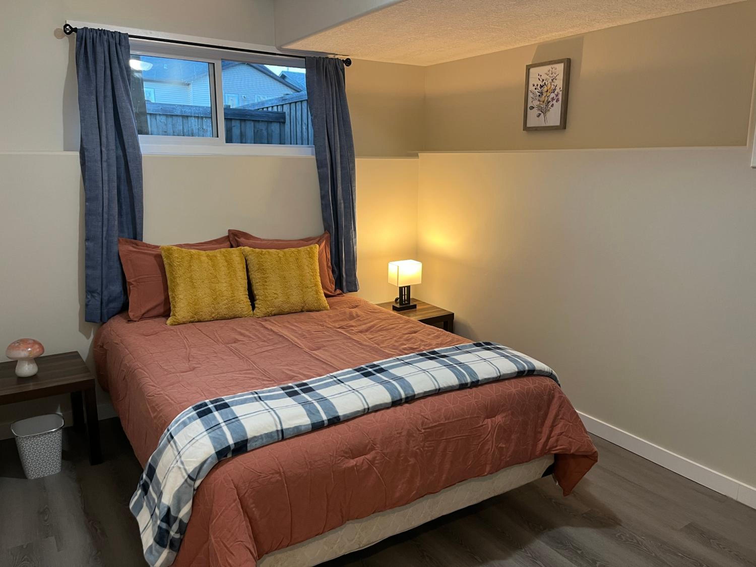 Park View Paradise - Big, Bright, Modern, Fully Stocked