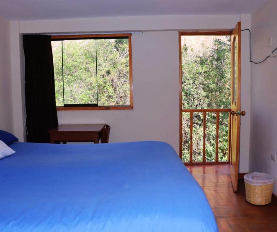 Full Moon Eco Lodge