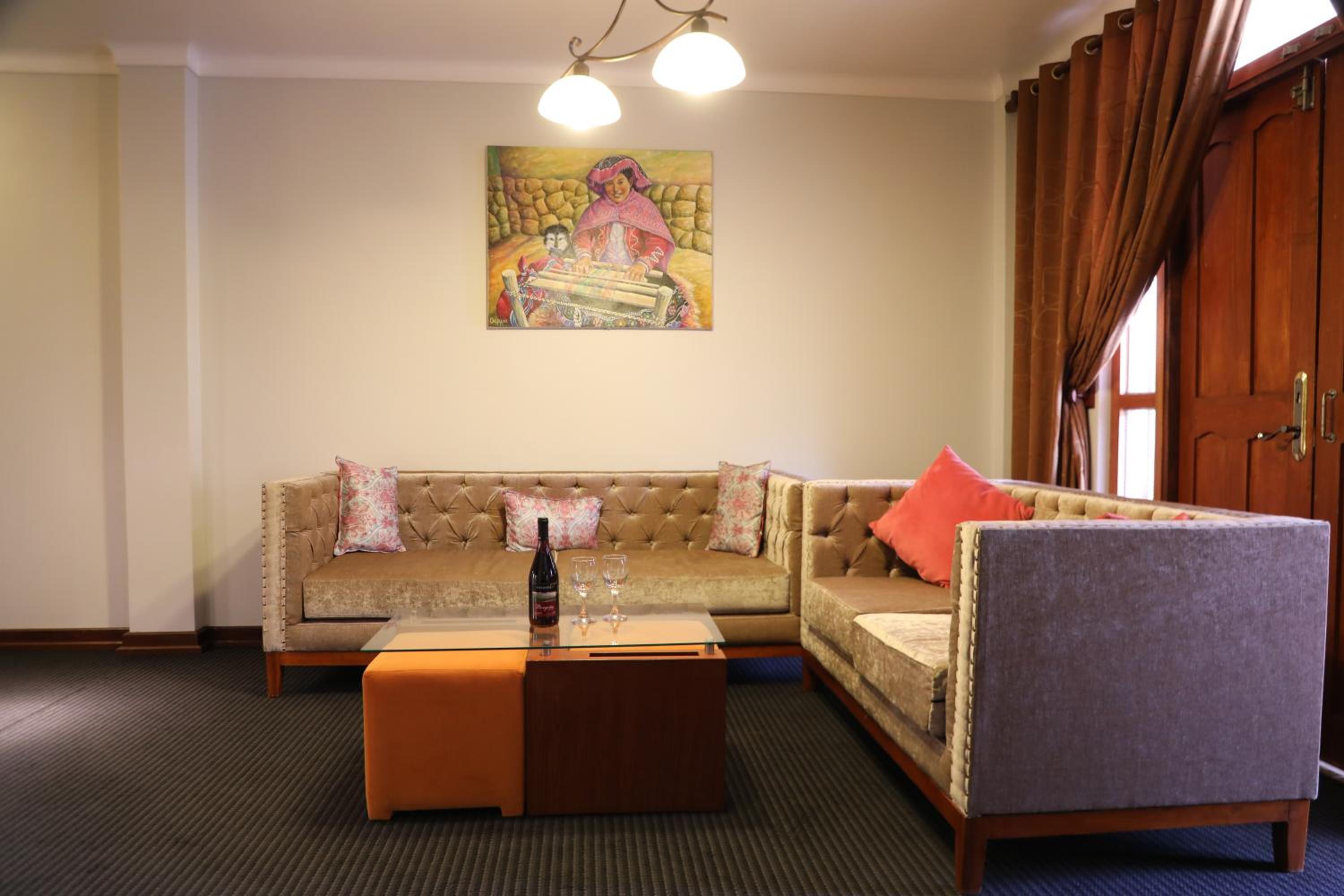 QASANA HOTEL Plaza Calca
