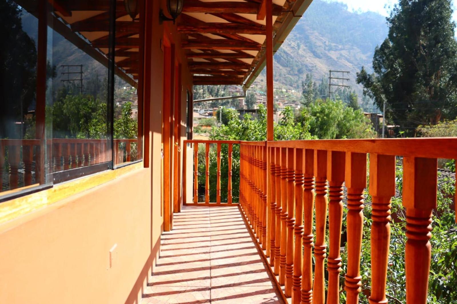 Full Moon Eco Lodge