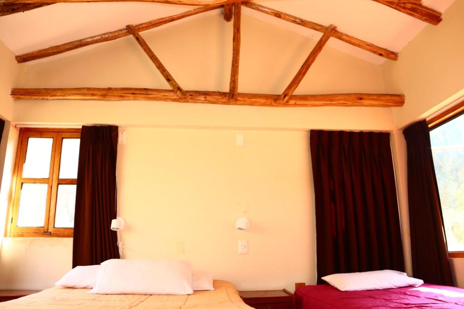 Full Moon Eco Lodge
