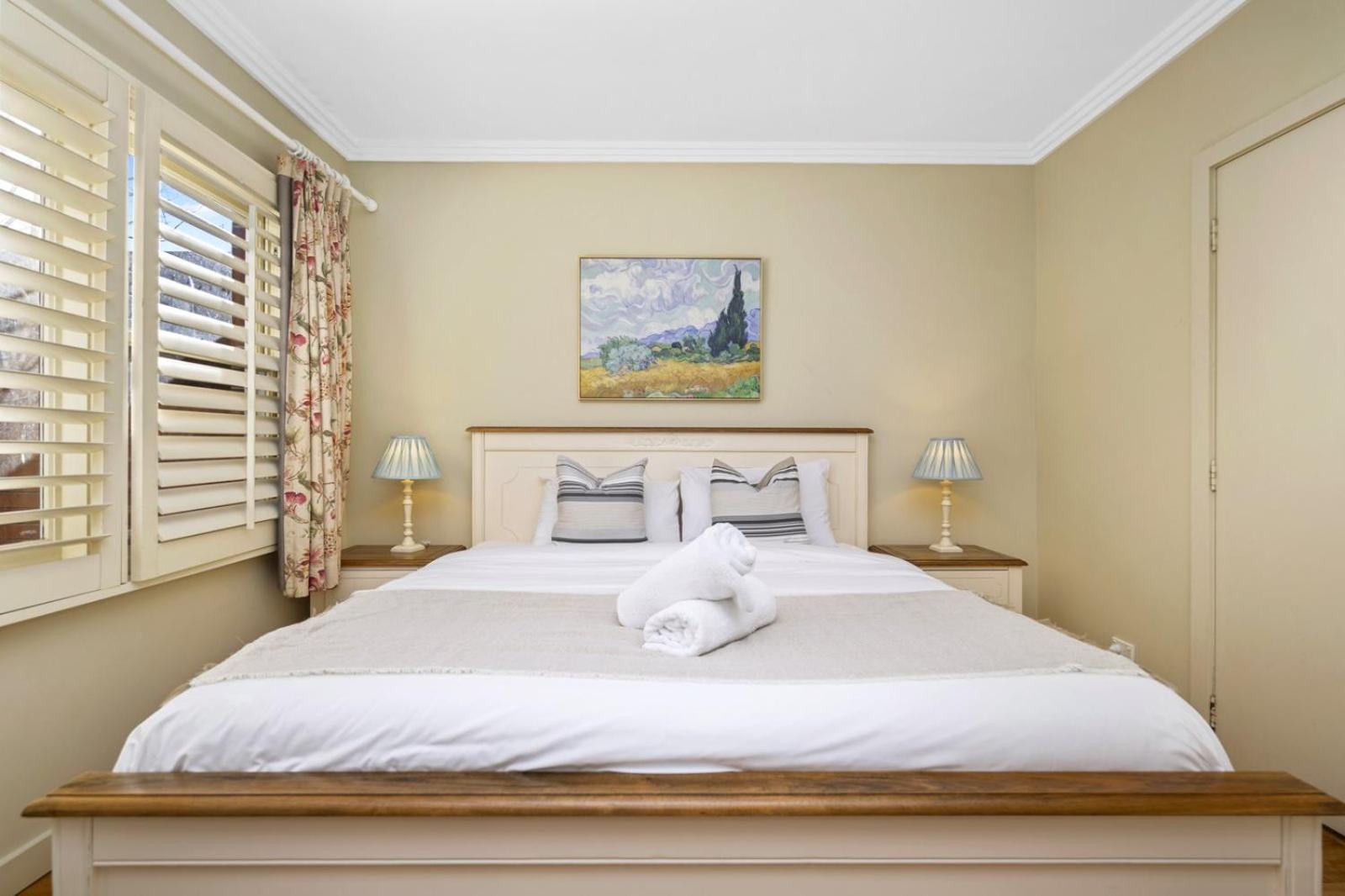Family 3BR 2-level Home at Central Chatswood