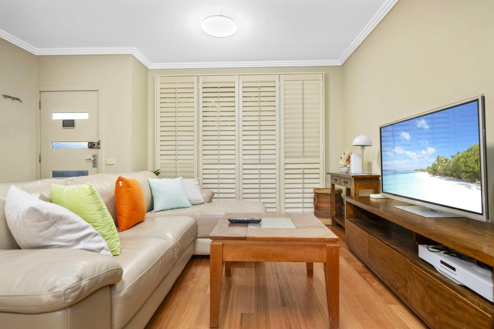 Family 3BR 2-level Home at Central Chatswood