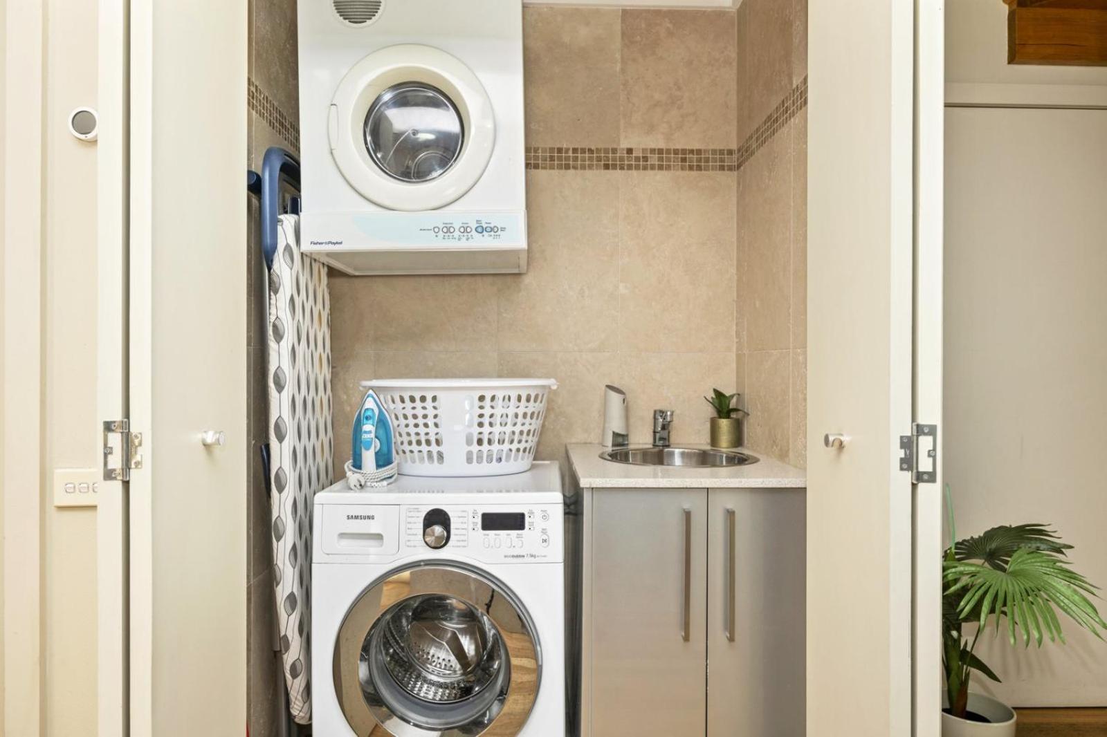 Family 3BR 2-level Home at Central Chatswood