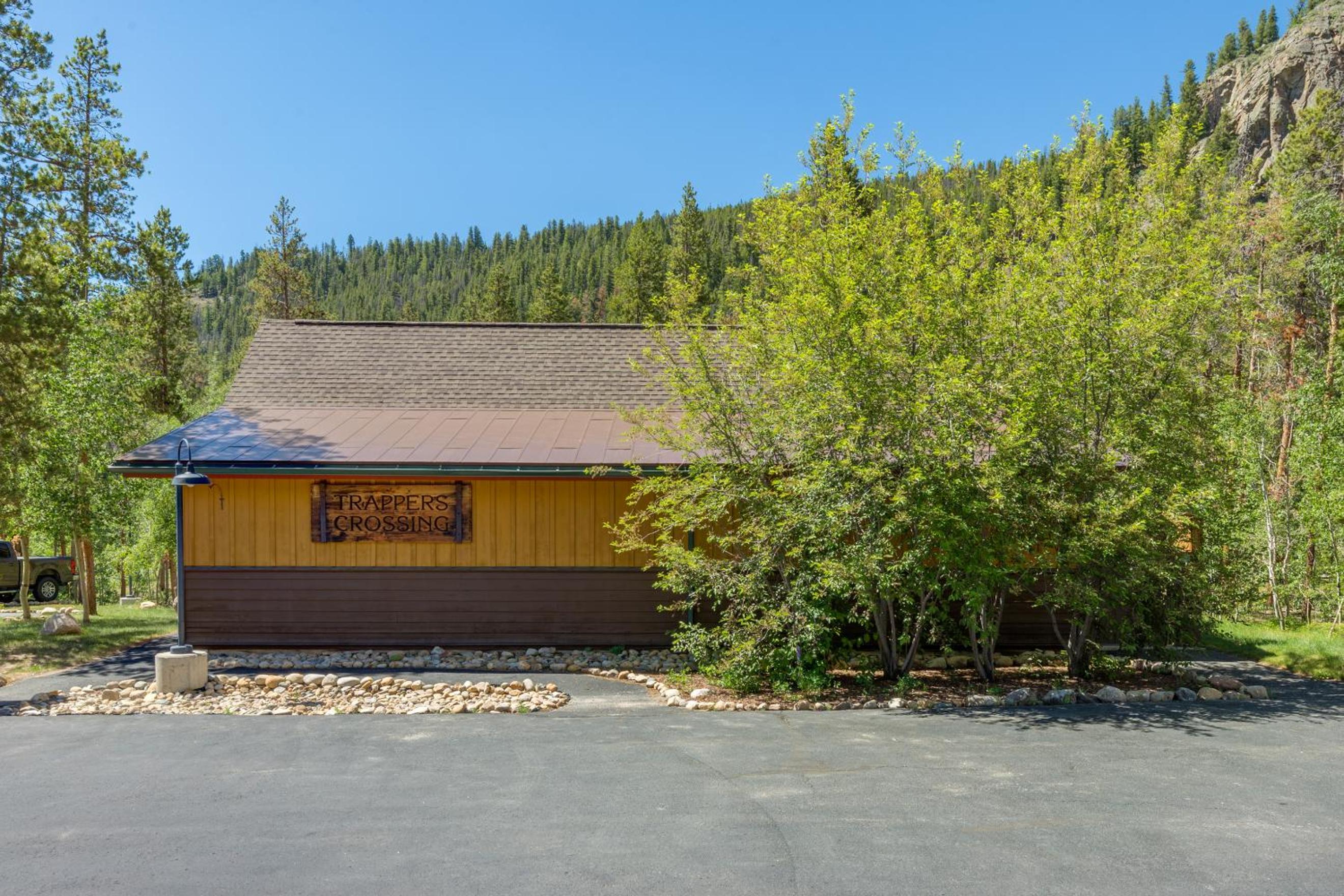 Trappers Crossing 8780 view 5