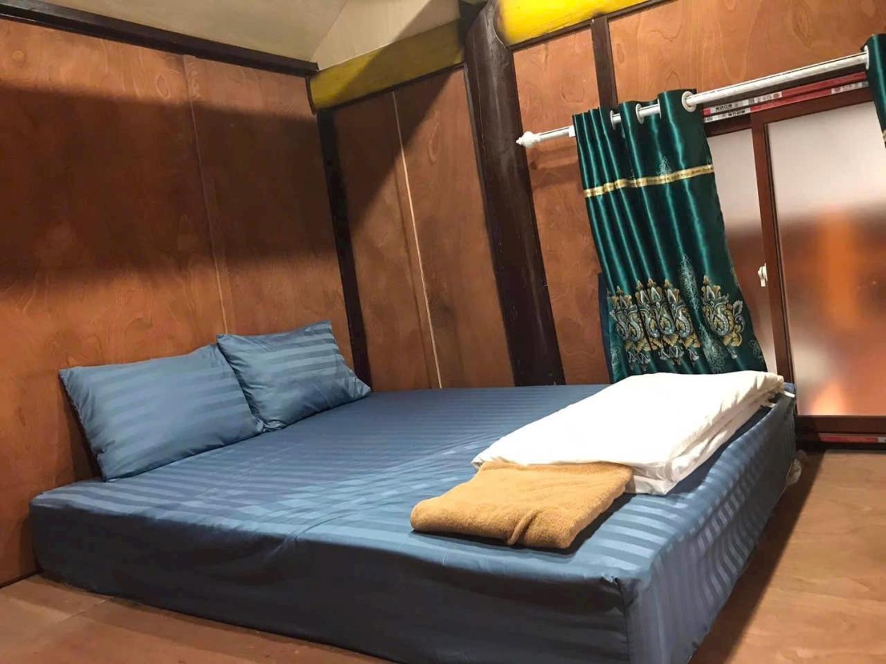 Bee lucky homestay cat ba view 5
