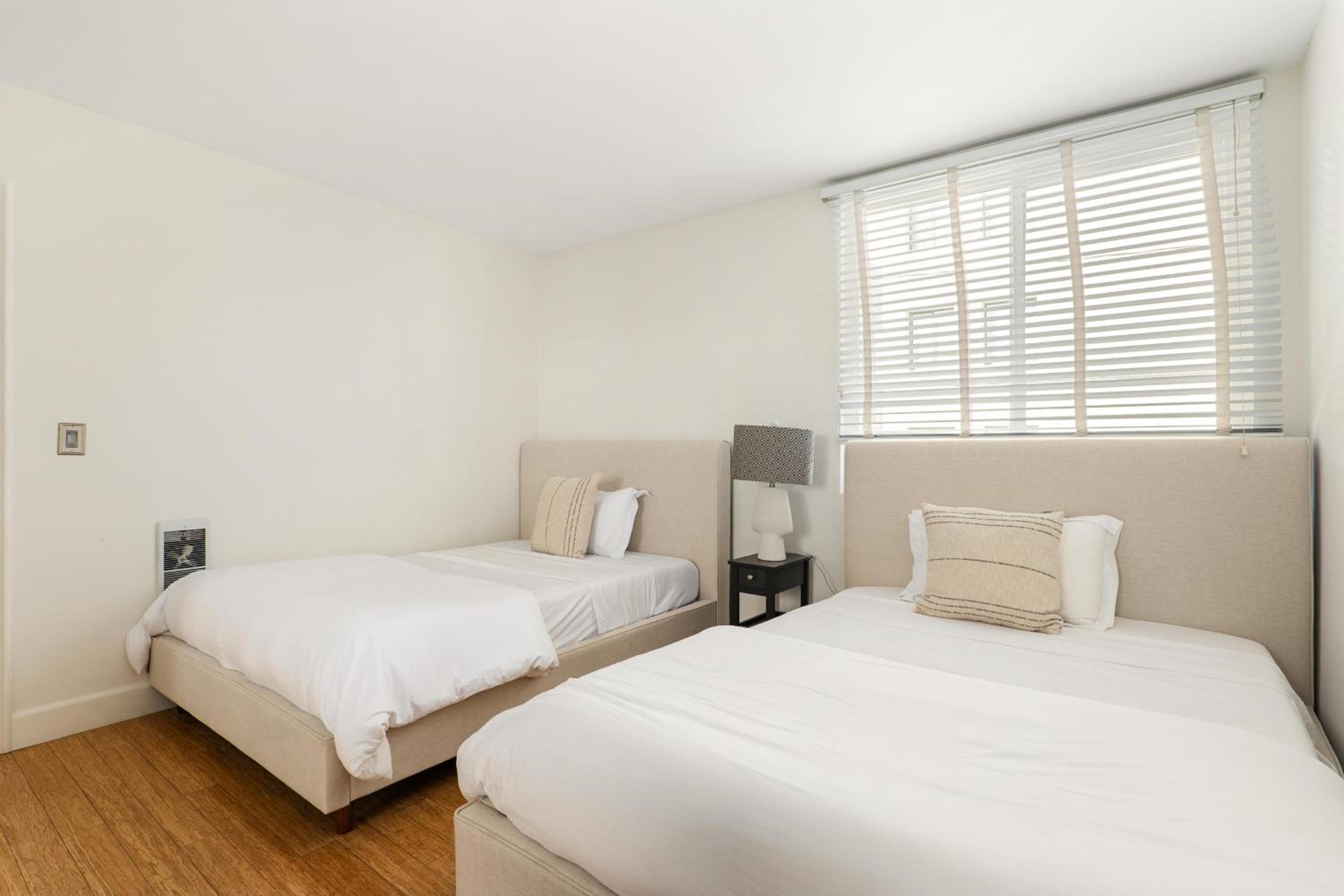 Los Angeles Vacations - Beachfront Bliss Spacious 2BR Apt In Santa Monica - Property Image 29