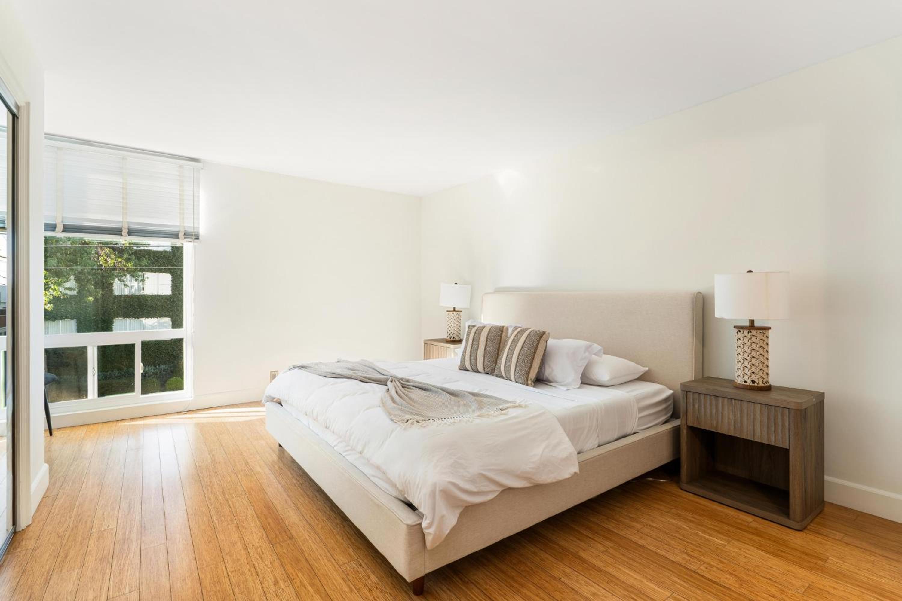 Los Angeles Vacations - Beachfront Bliss Spacious 2BR Apt In Santa Monica - Property Image 26