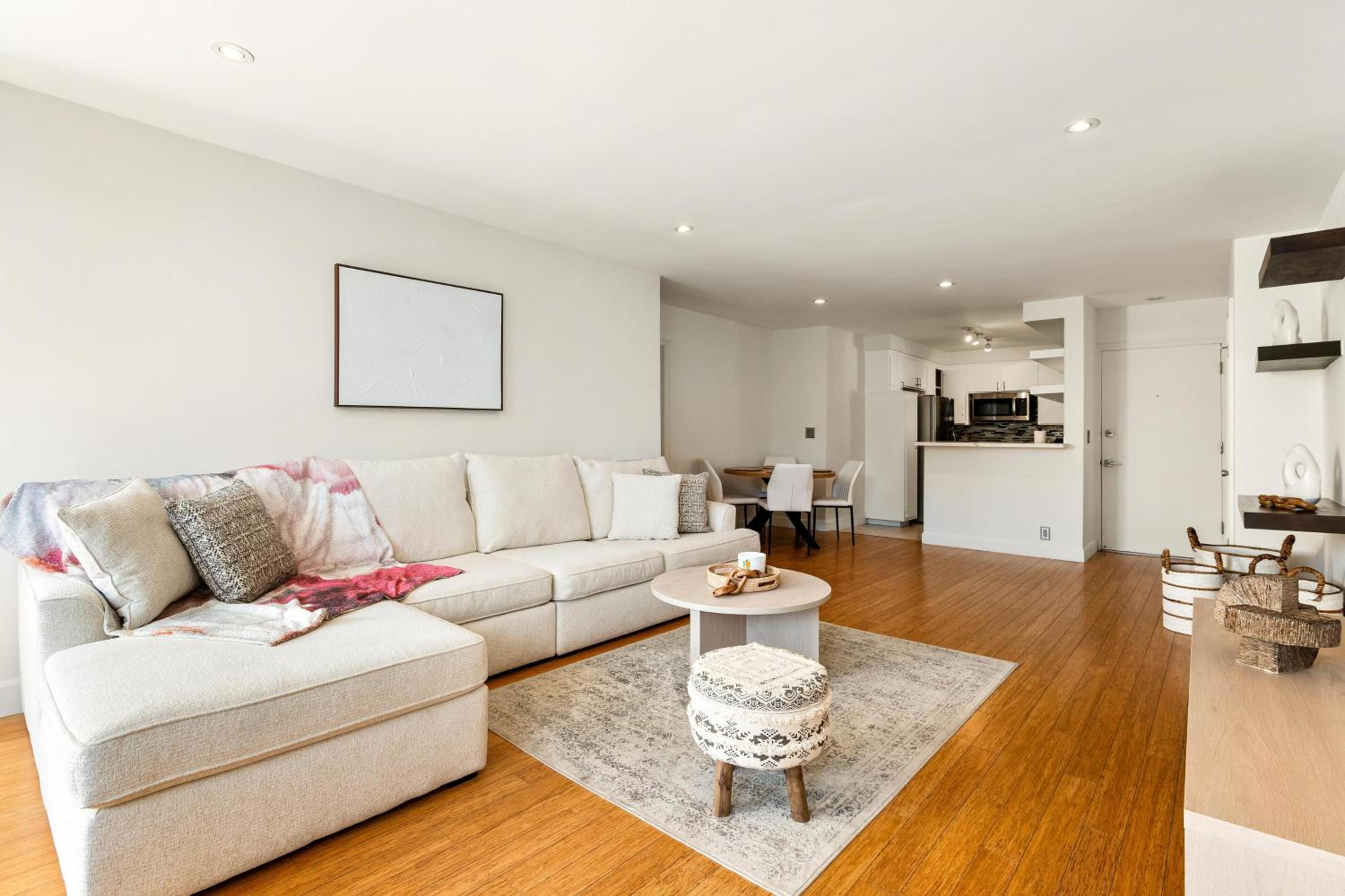 Los Angeles Vacations - Beachfront Bliss Spacious 2BR Apt In Santa Monica - Property Image 10