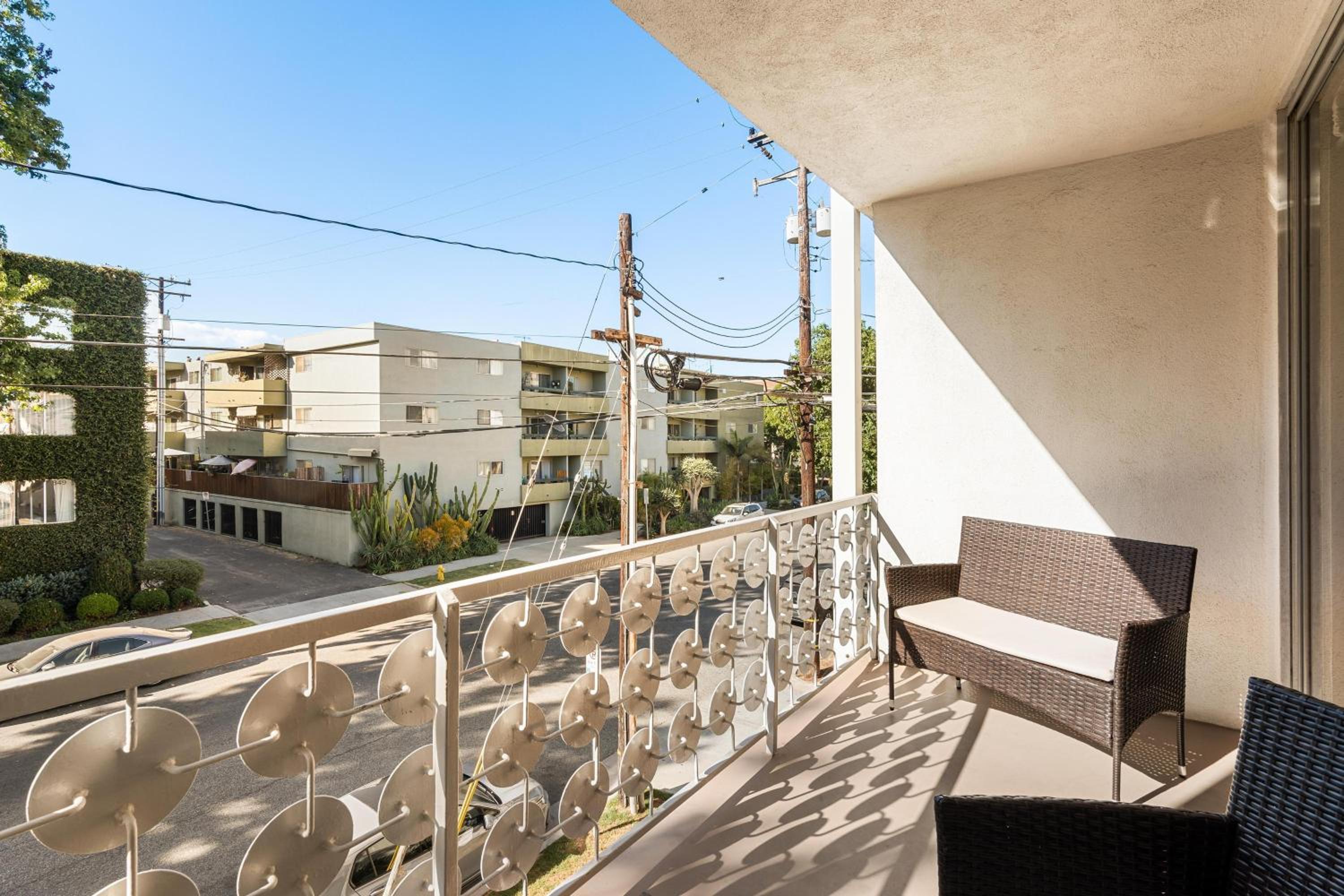Los Angeles Vacations - Beachfront Bliss Spacious 2BR Apt In Santa Monica - Property Image 6