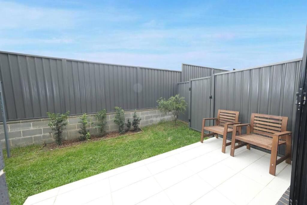 Spacious 4Bed House in Box Hill