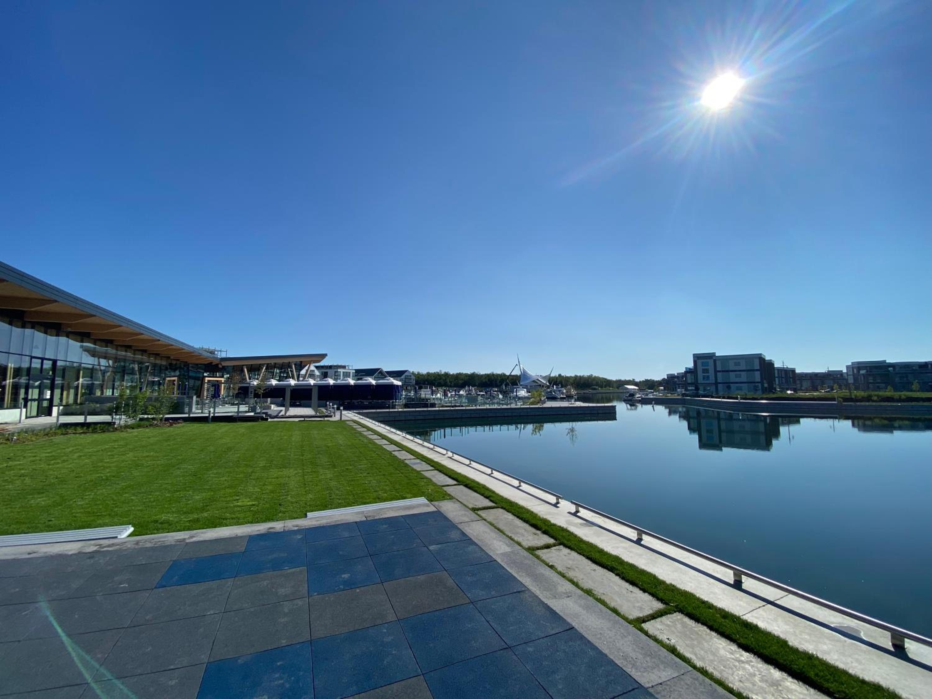 Beautiful Condo, 2 Bedrooms and a Den in Friday Harbour Resort!