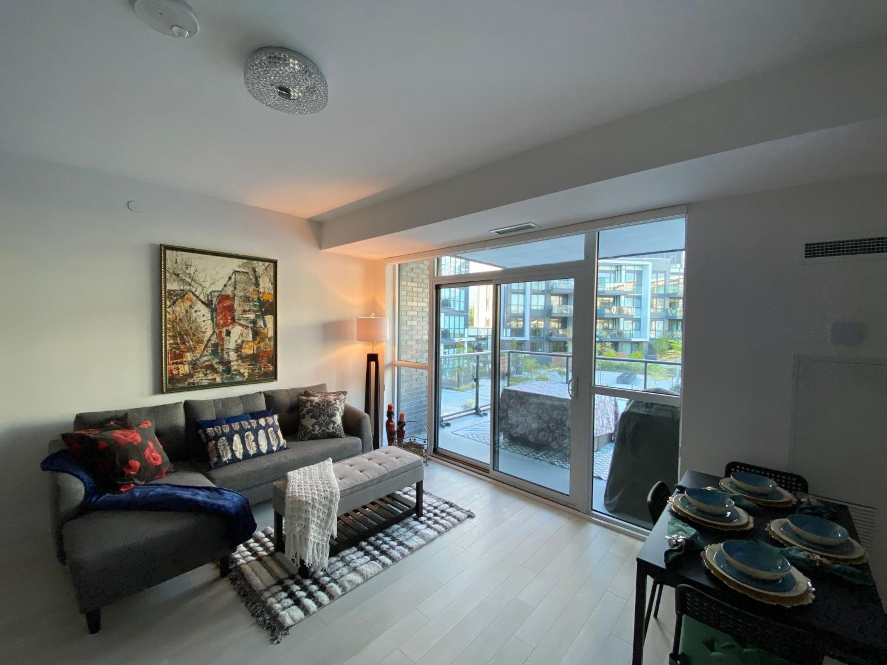 Beautiful Condo, 2 Bedrooms and a Den in Friday Harbour Resort!