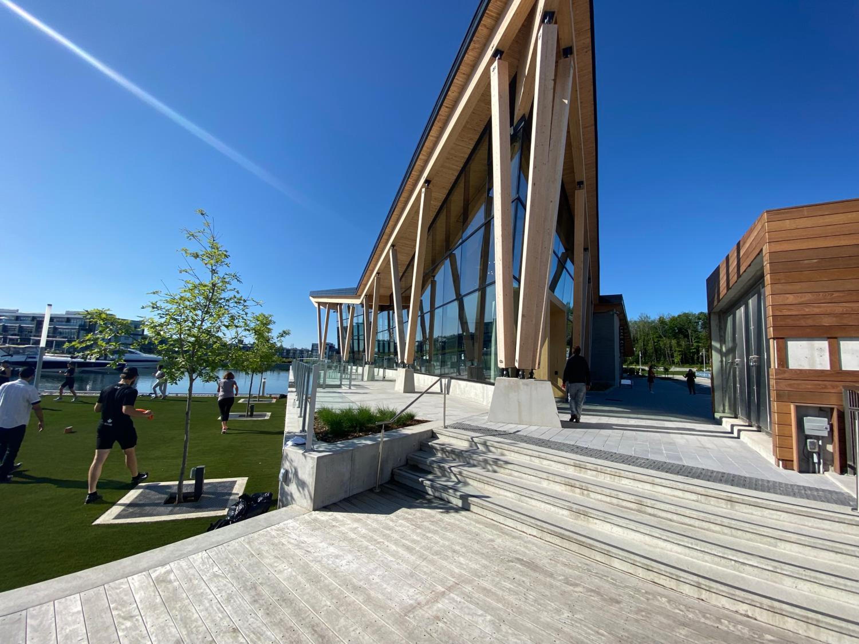 Beautiful Condo, 2 Bedrooms and a Den in Friday Harbour Resort!