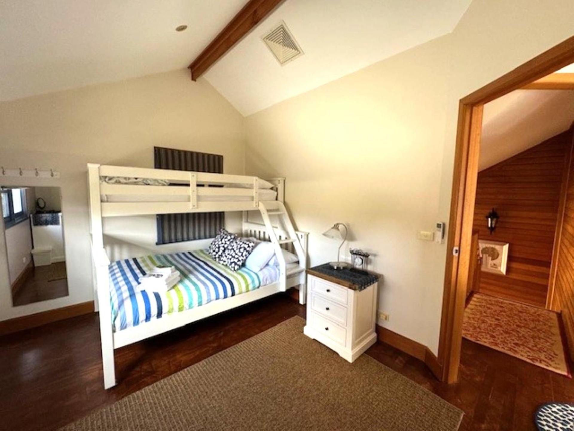 Artee House - A Bright Escape