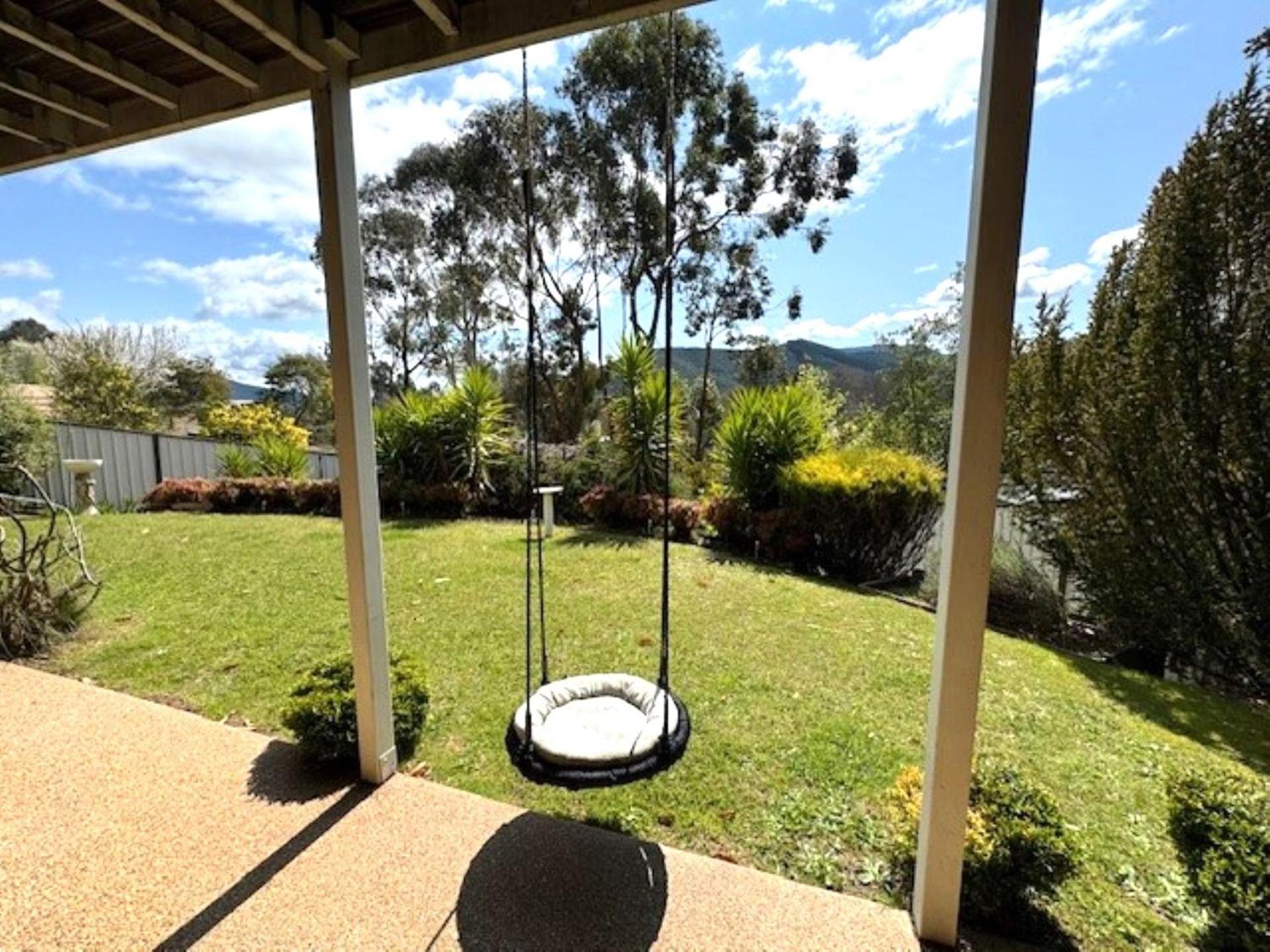 Artee House - A Bright Escape