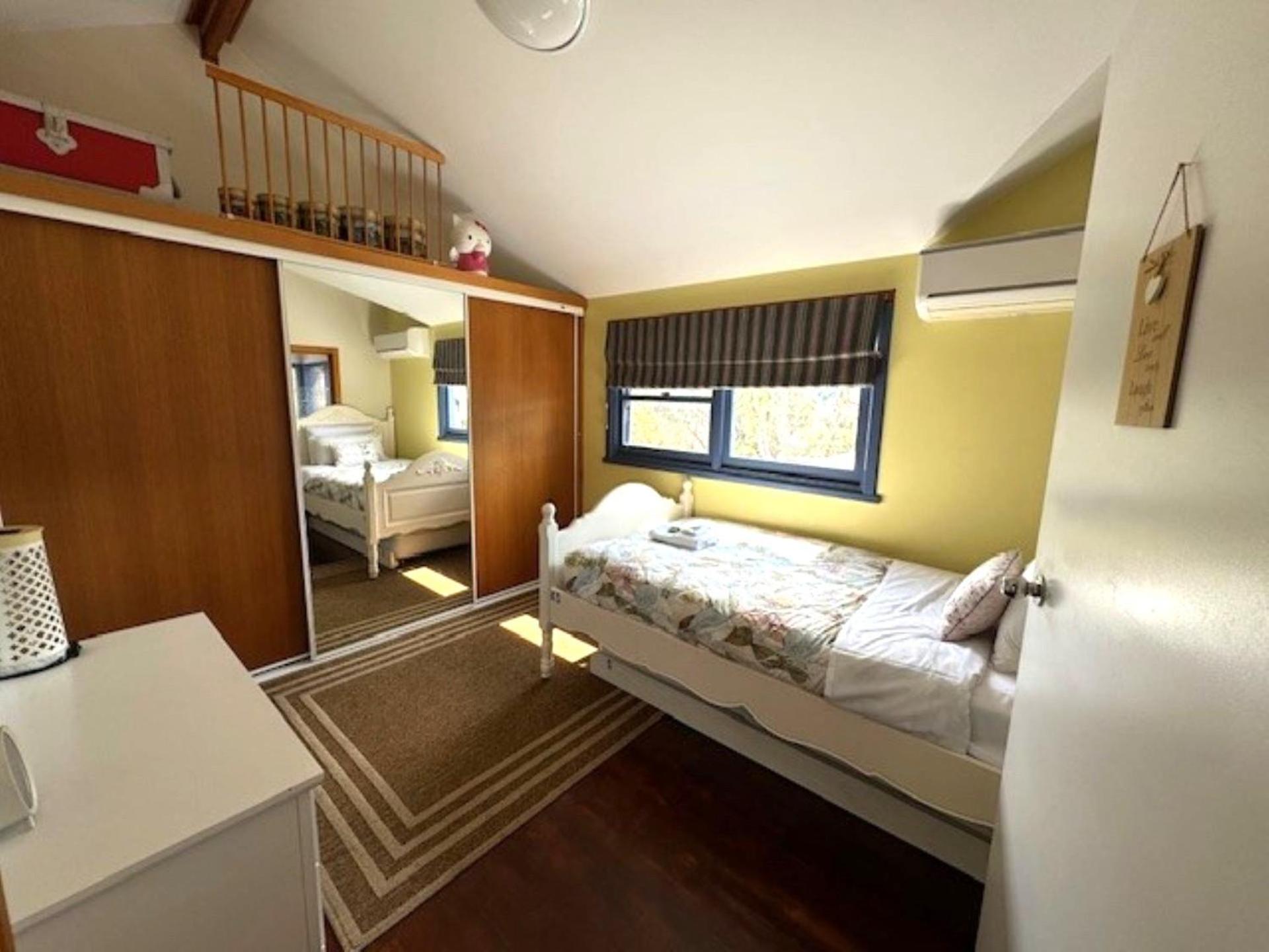 Artee House - A Bright Escape