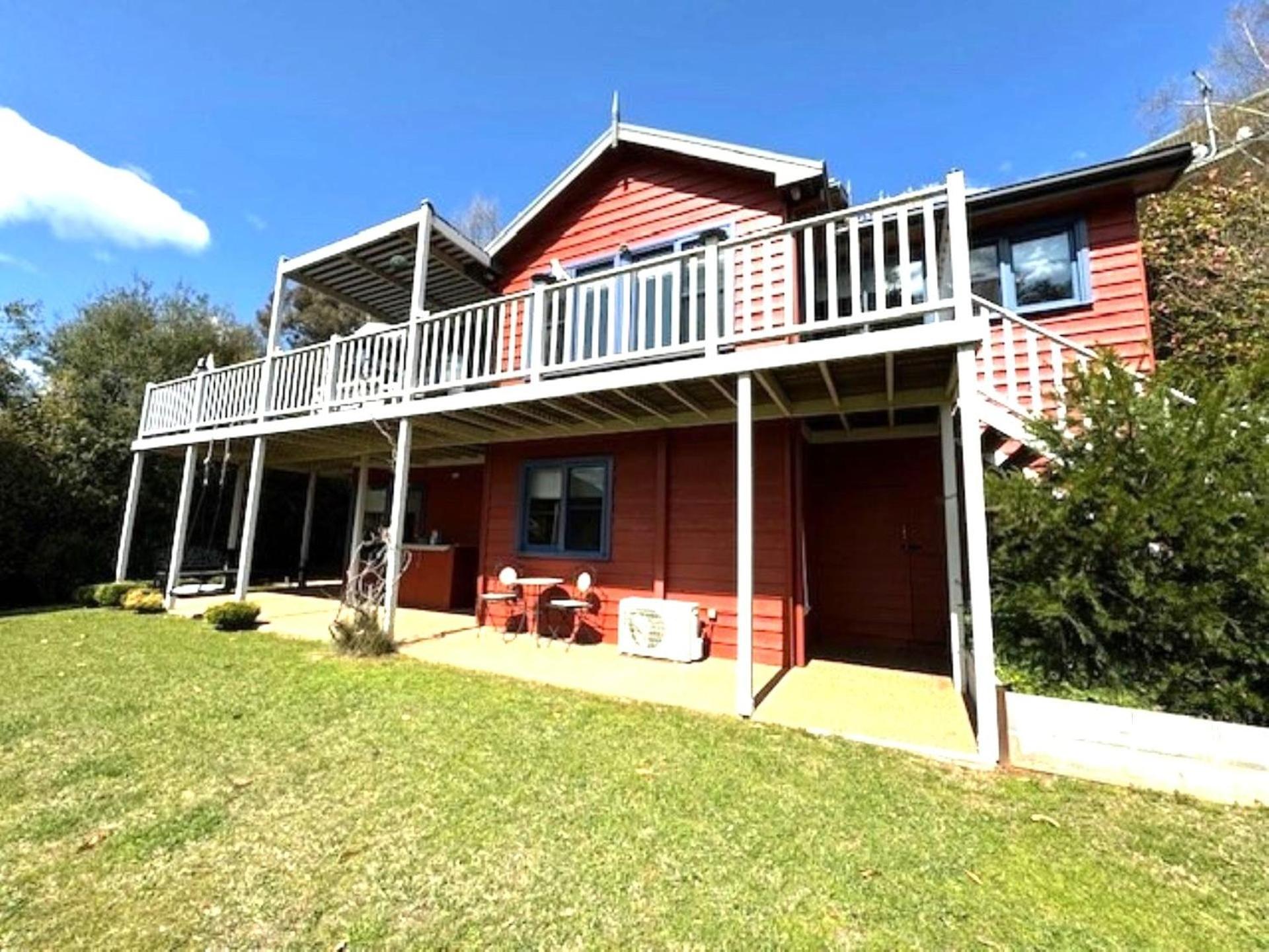 Artee House - A Bright Escape