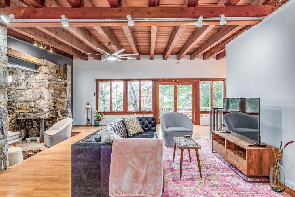 Harpers Ferry Escape with Hot Tub - Property Image 4