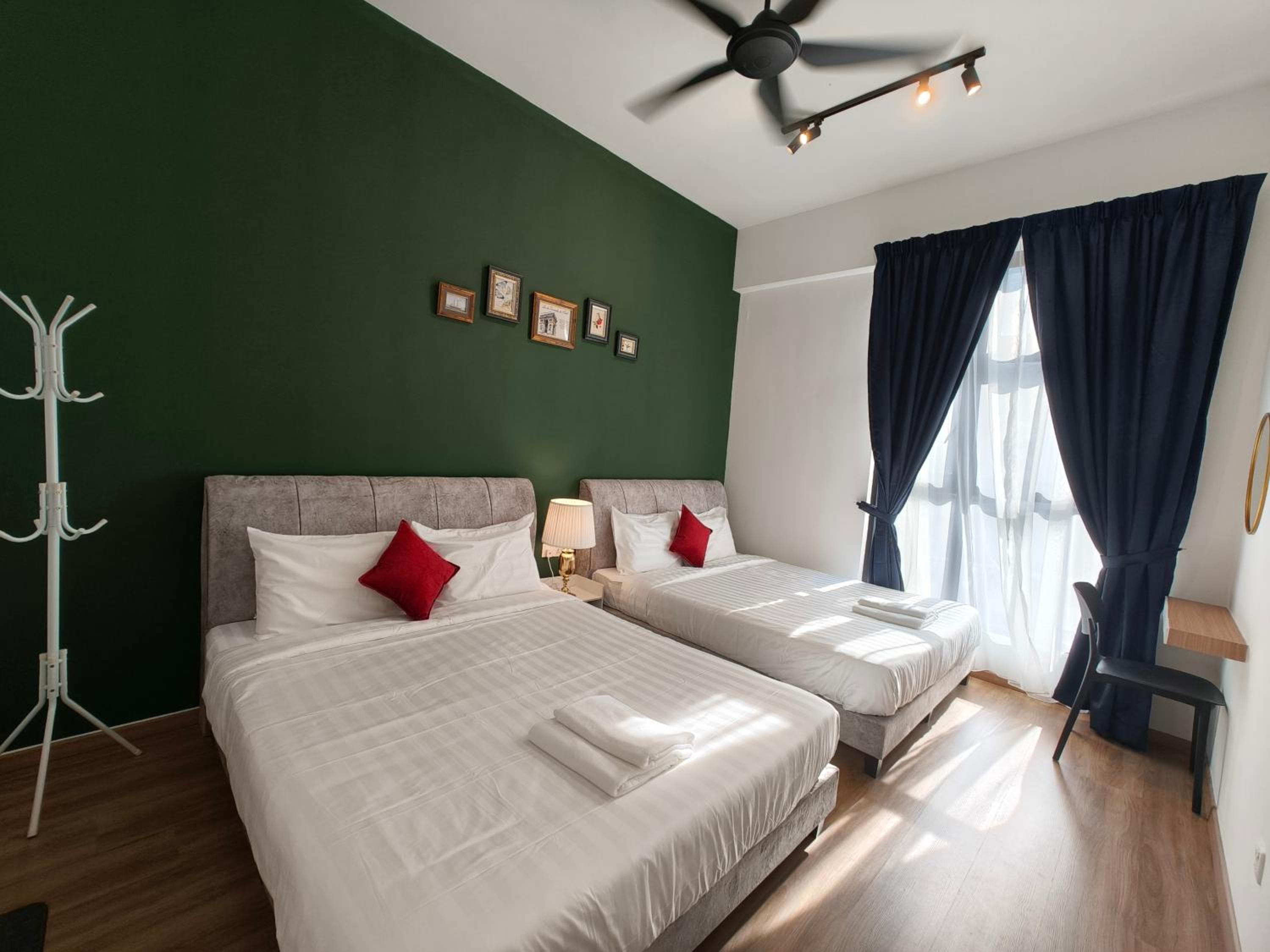 May Eurostay at The Cove Hillside Residential photo 2