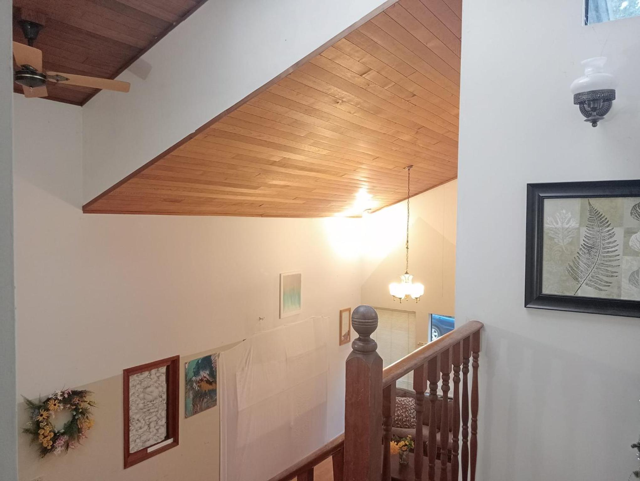 Cheap Room in Surrey- 5 Min to Town Centre