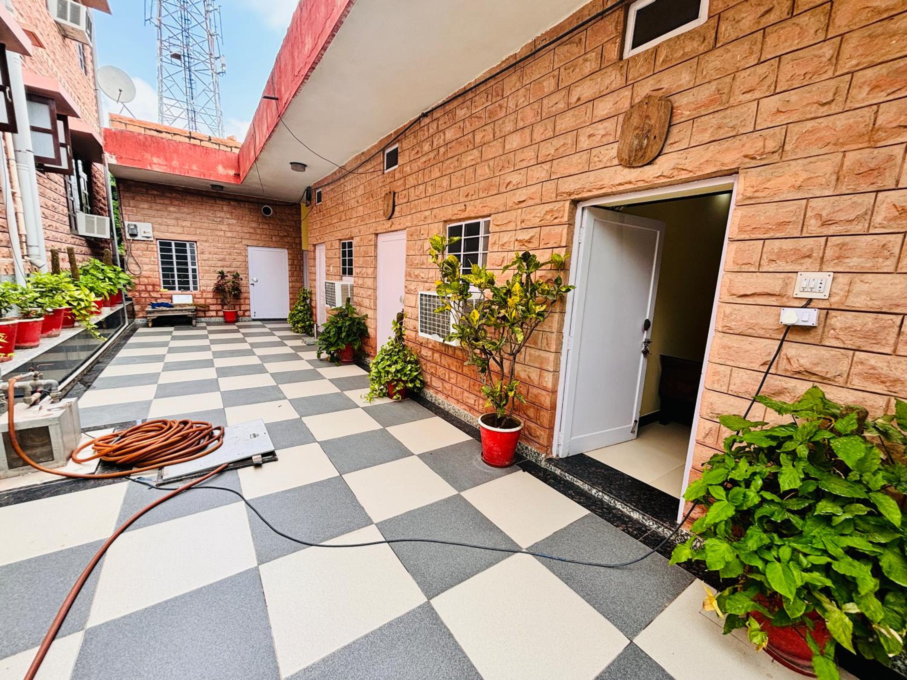 Liliyan Palace Guest house