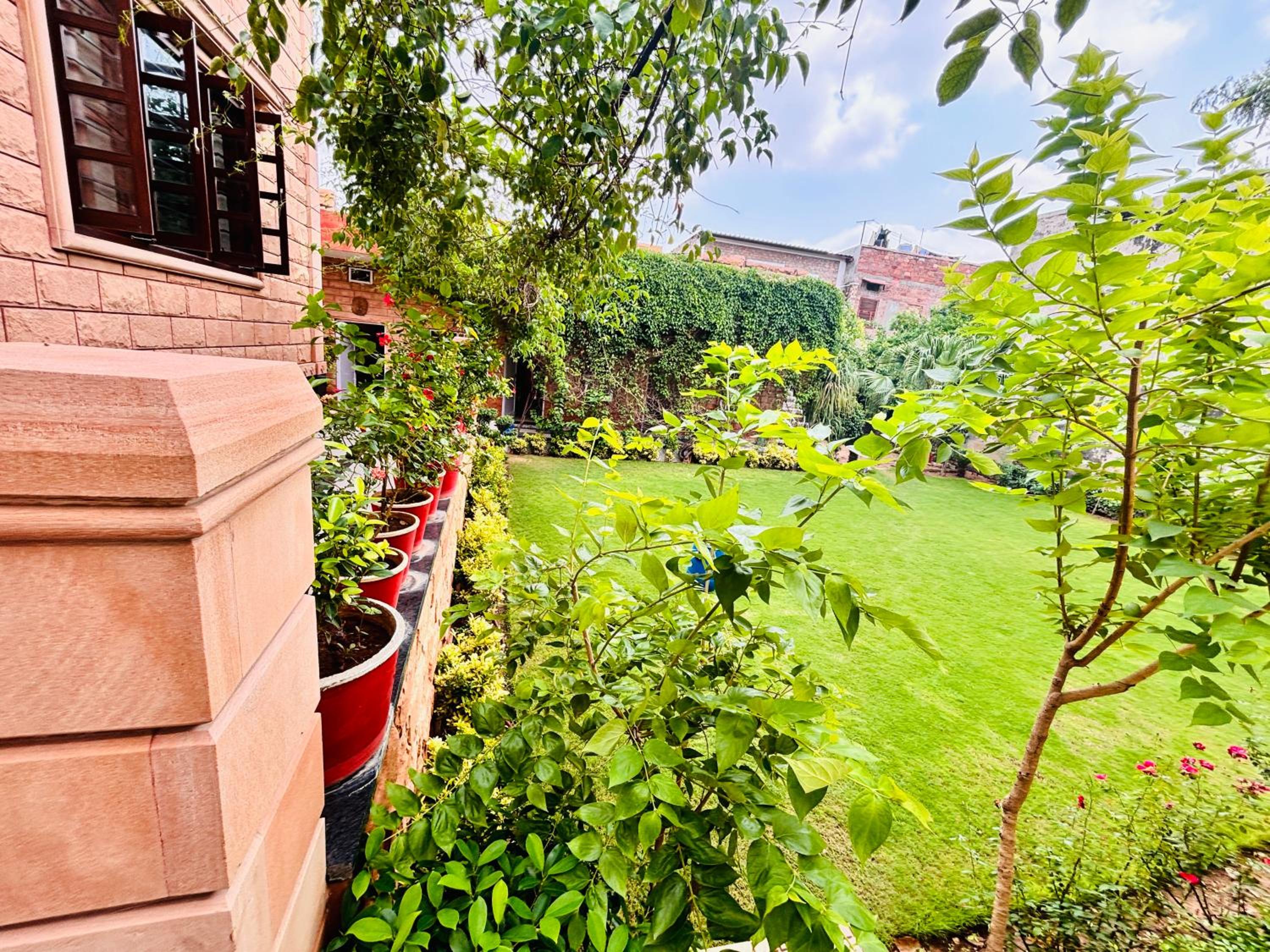 Liliyan Palace Guest house