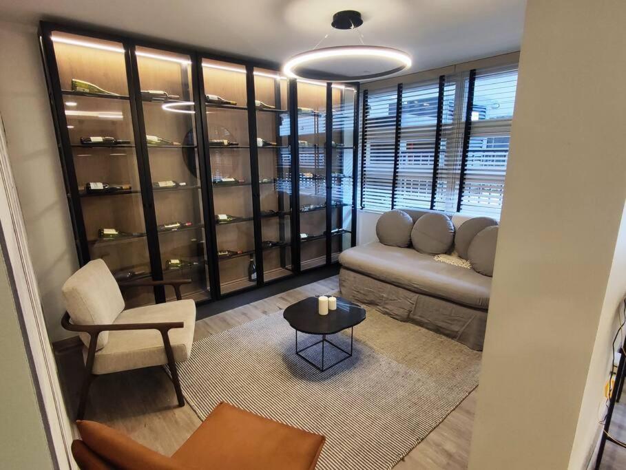 Cowork, Gym, 24hr Security, water vending machine