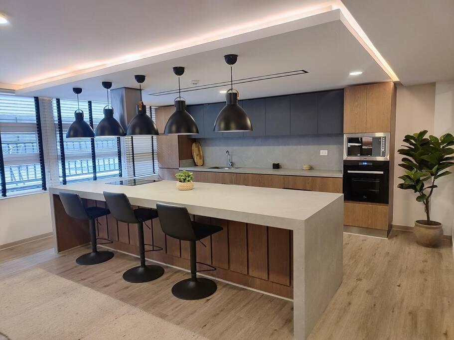 Cowork, Gym, 24hr Security, water vending machine