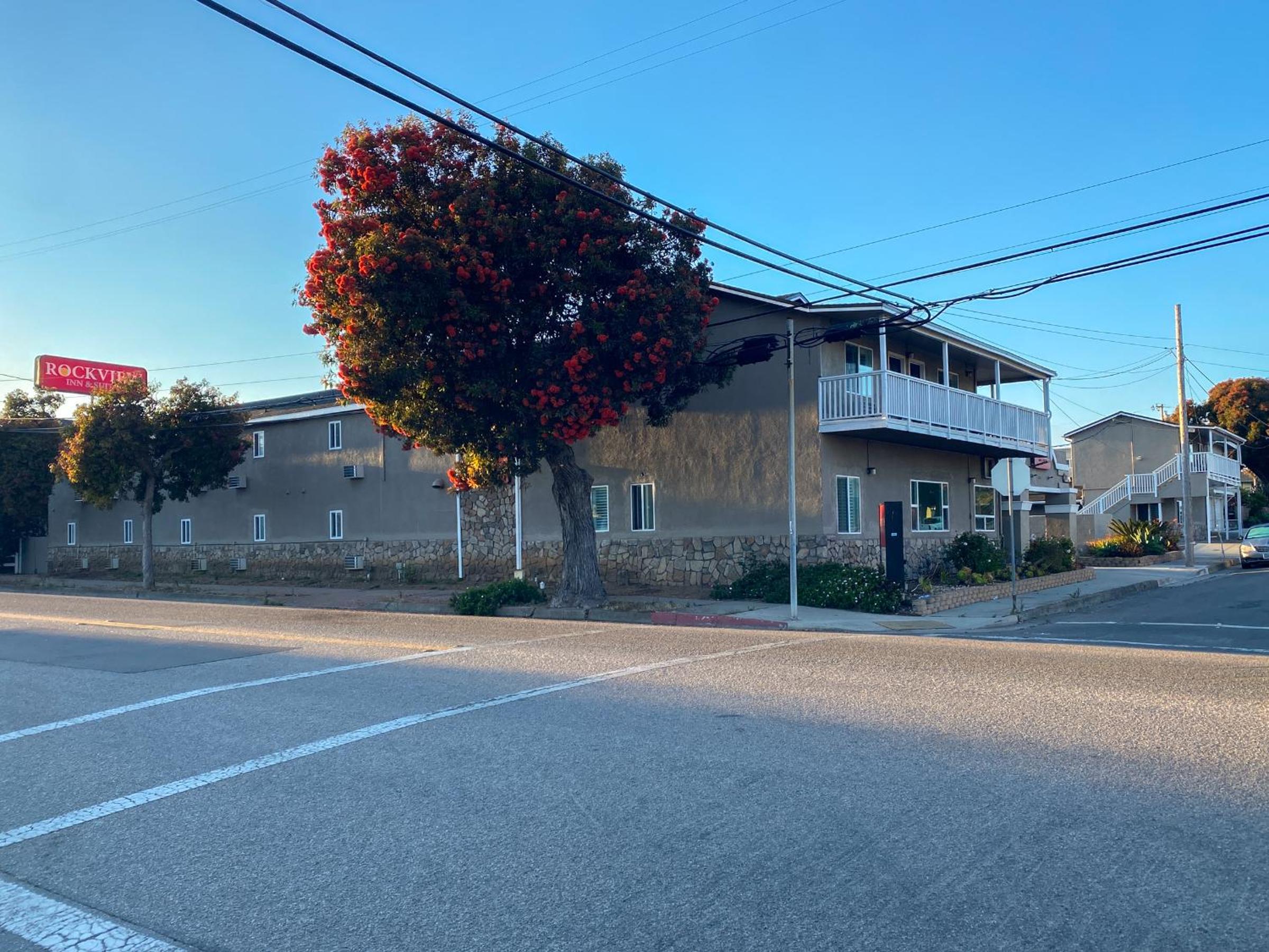 Rockview Inn and Suites - Morro Bay CA