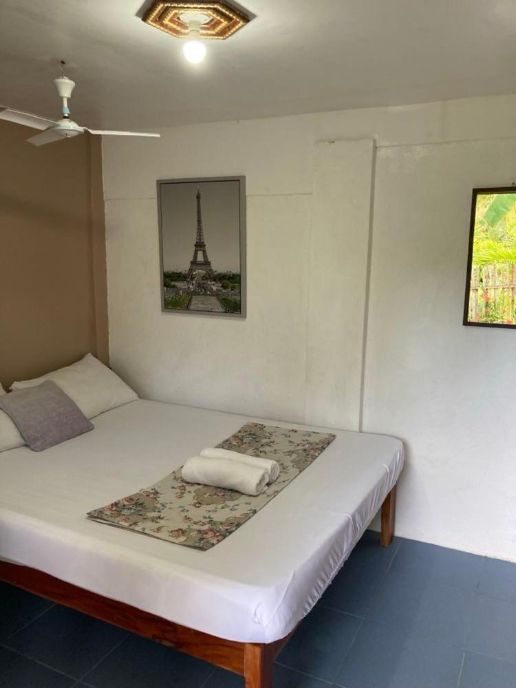 Cute Quiet Private Room w own Kitchen, CR, Porch view 3