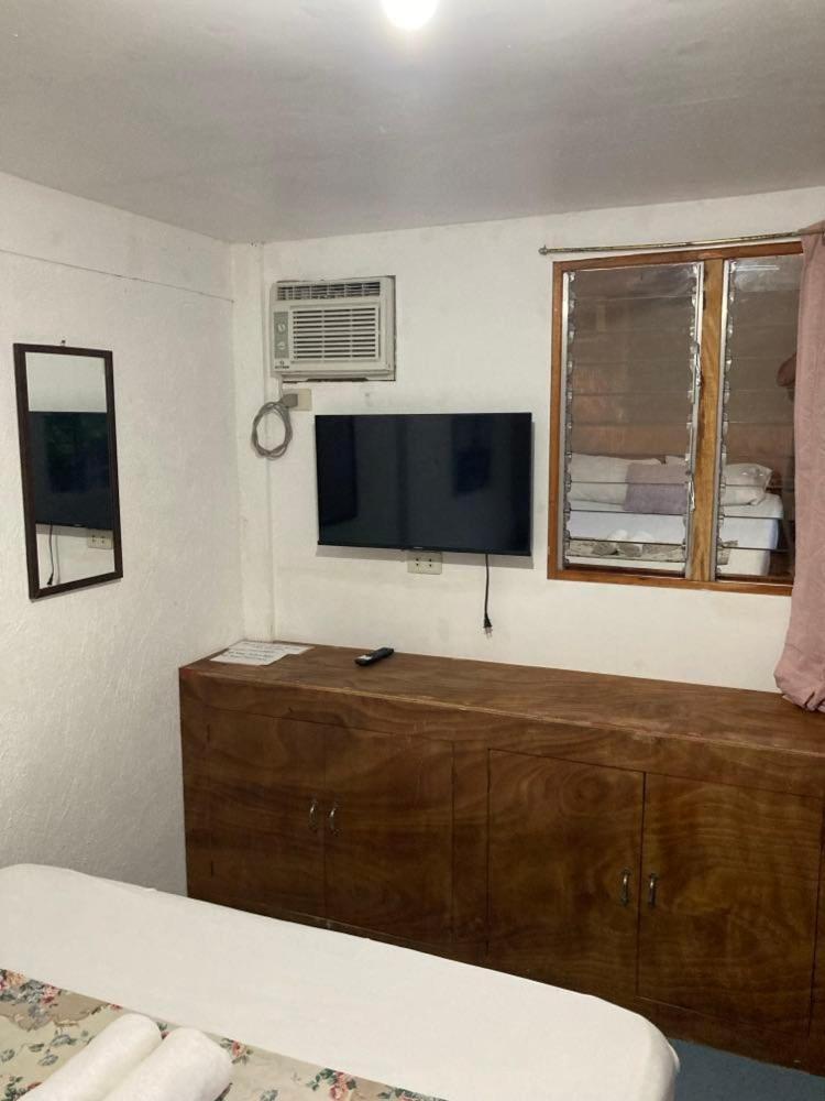 Cute Quiet Private Room w own Kitchen, CR, Porch view 5