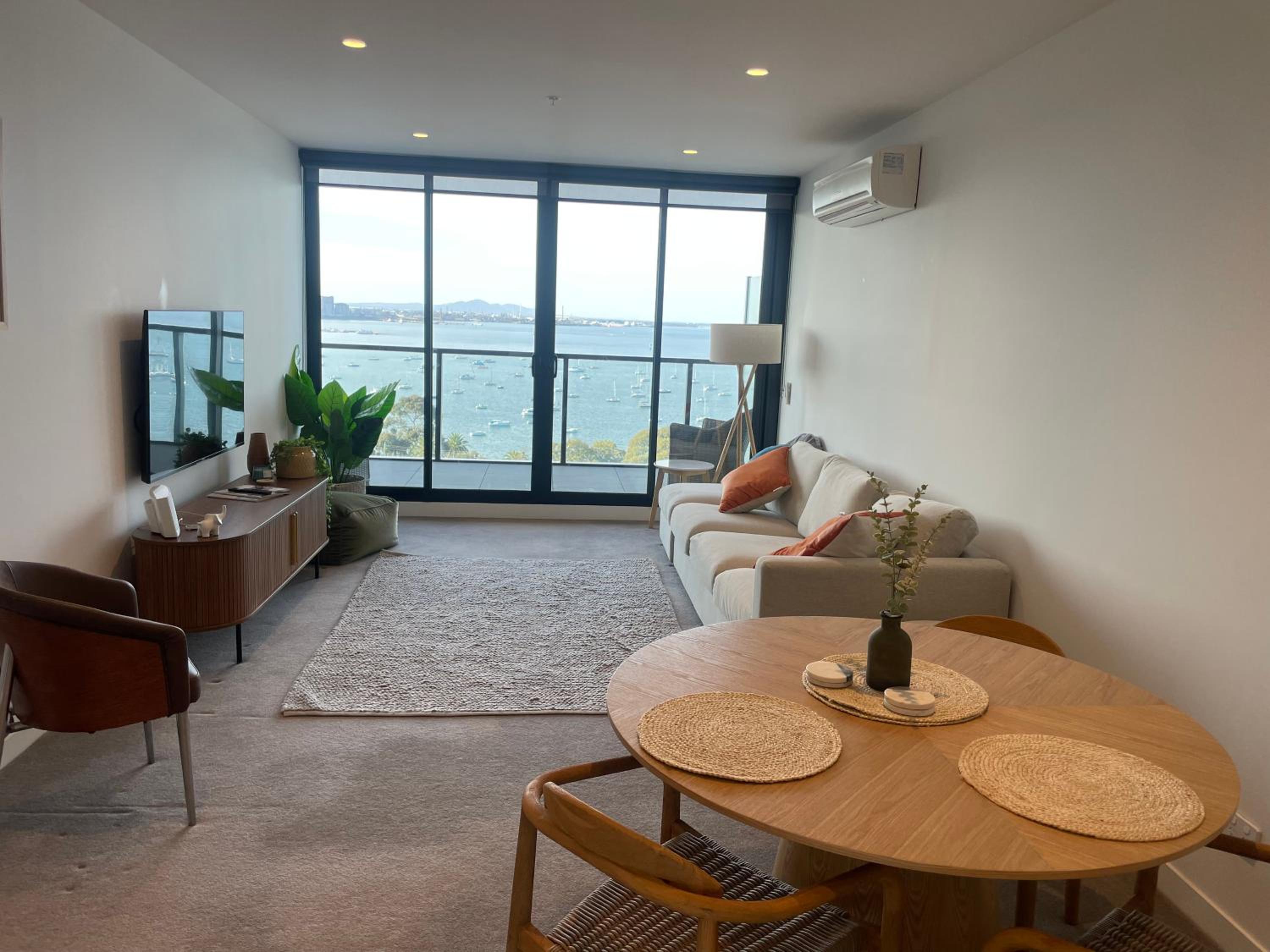 MIRIMAR APARTMENTS 1 Bedroom Apartment with Bay Views on the Geelong Waterfront - 1003