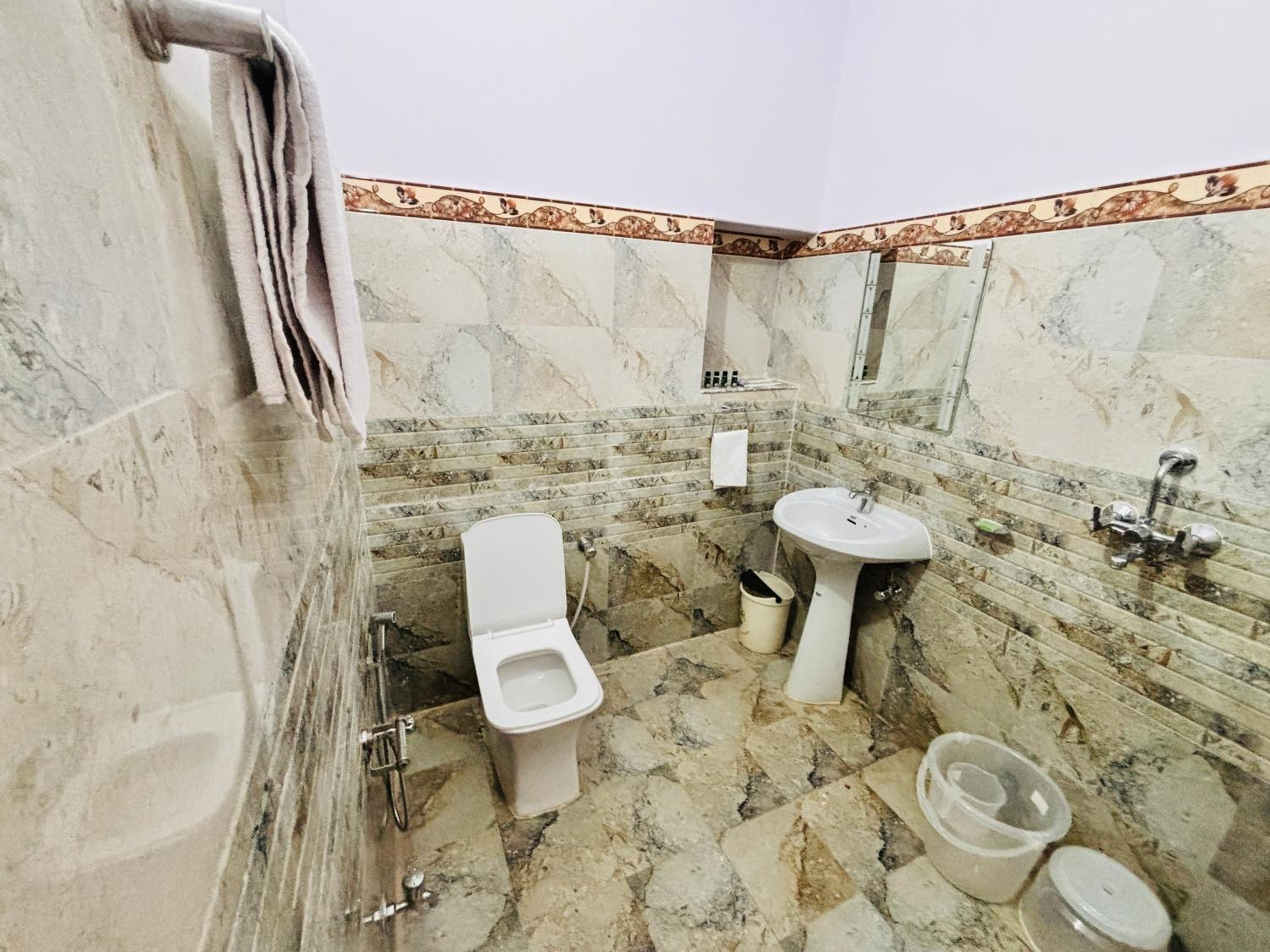 Liliyan Palace Guest house