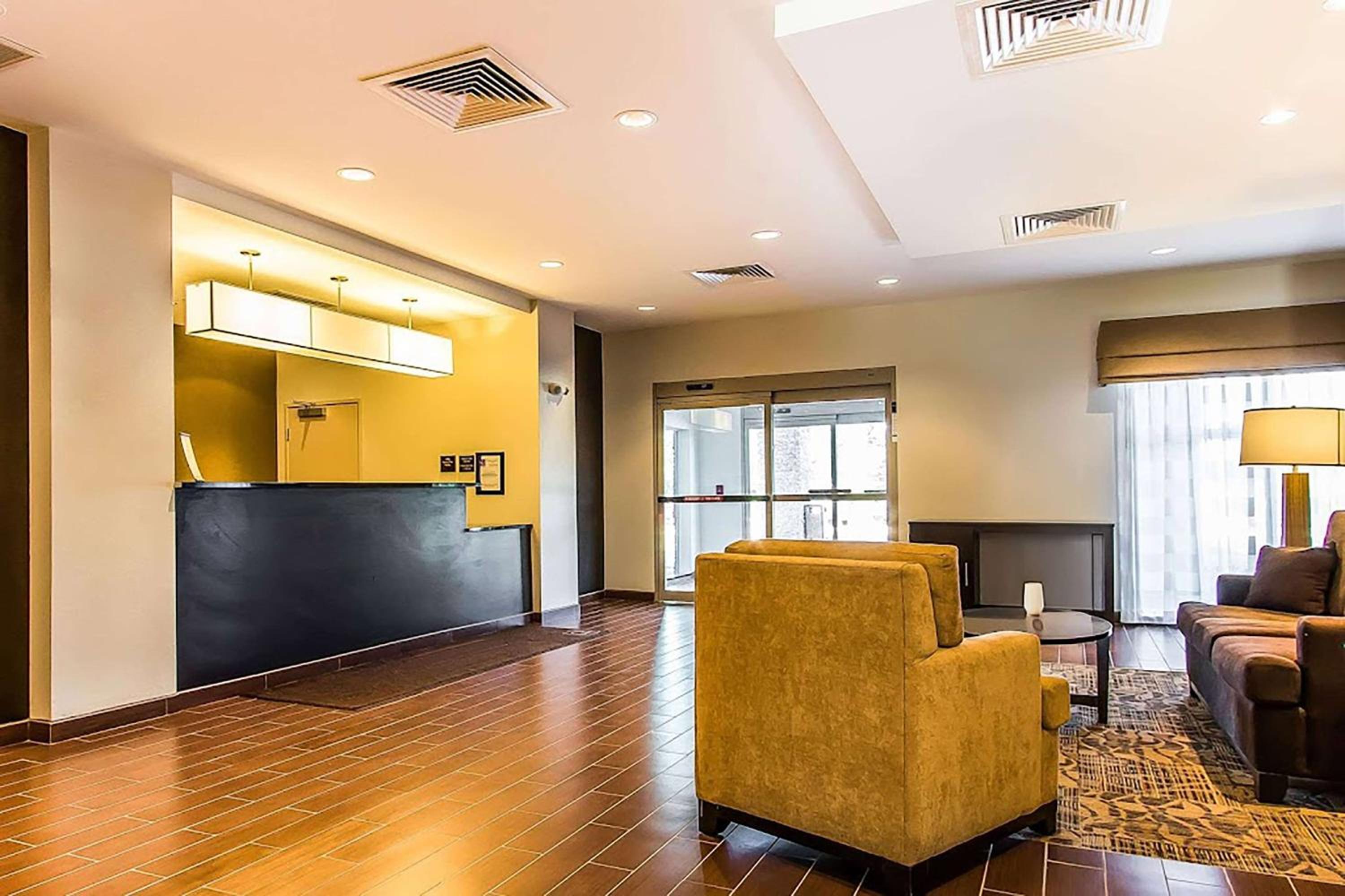 Wingate by Wyndham Jonesboro Hodge view 2